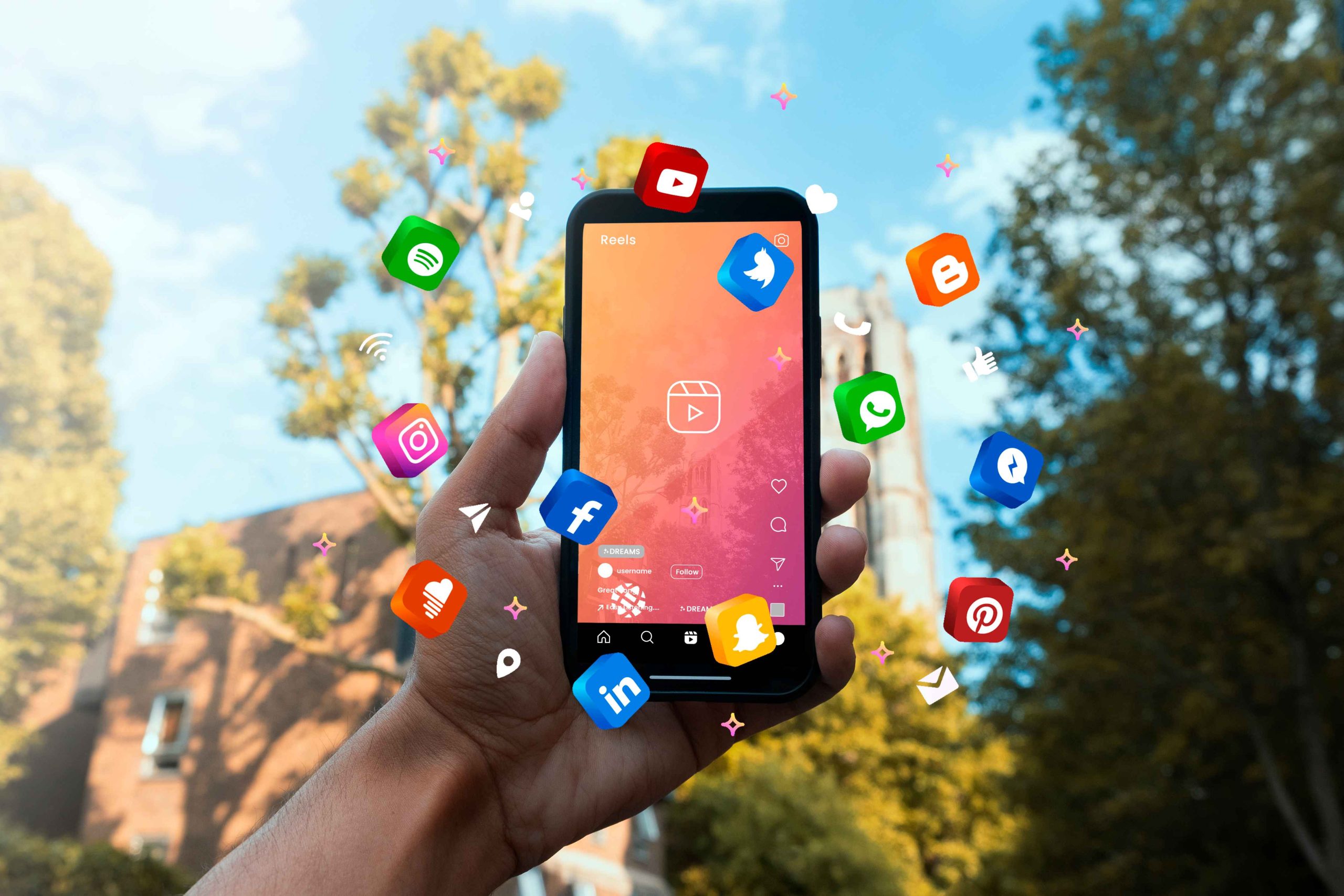 Media Sosial Menjadi Platform Komunikasi Modern Di Era Digital